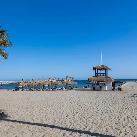Beautiful Beachfront Lejlighed *